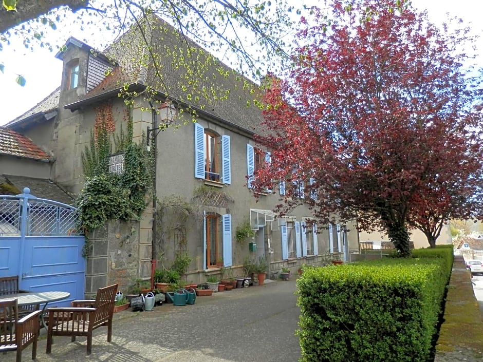 3 Place des Arbres, Chambres D'Hôtes, Felletin