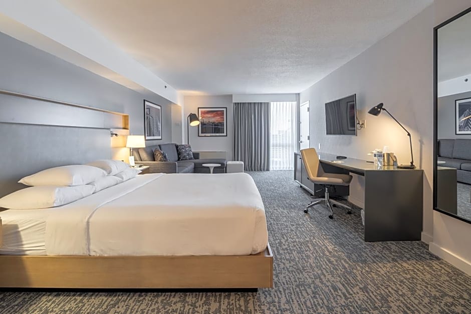 DoubleTree by Hilton New York JFK Airport