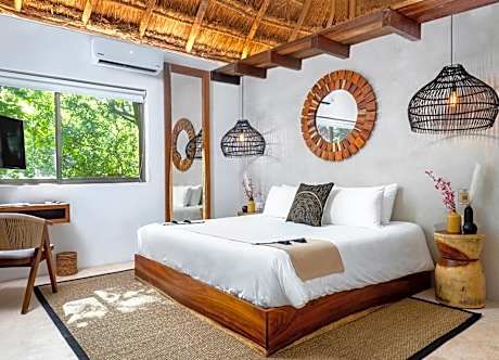 Deluxe Queen Room