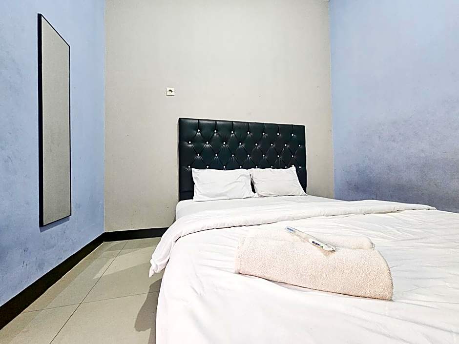 Homestay Sido Joyo near Sunrise Mall Mitra RedDoorz