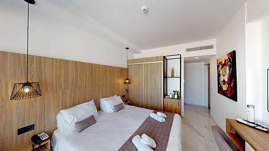 The Blue Ivy Hotel & Suites