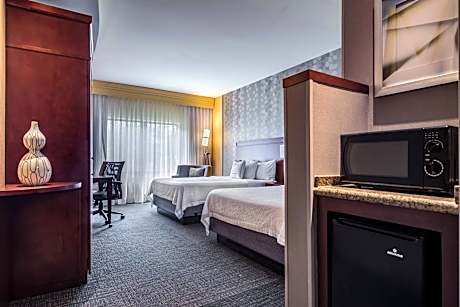 Room, 2 Queen Beds (with Sofabed) (2 Queen Beds)