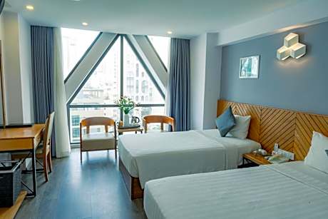 Deluxe Double or Twin Room with City View