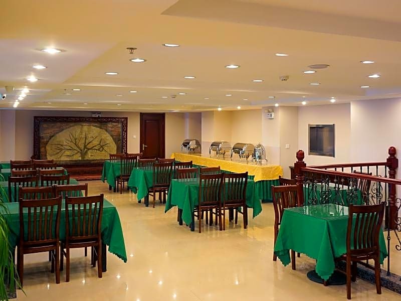 Greentree Inn Jinzhou Railway Station Express Hote