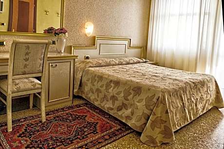 Elegant Single Room