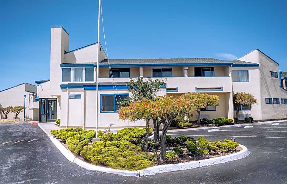 Bay Breeze Inn