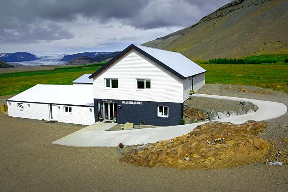 Glacier World - Hoffell Guesthouse