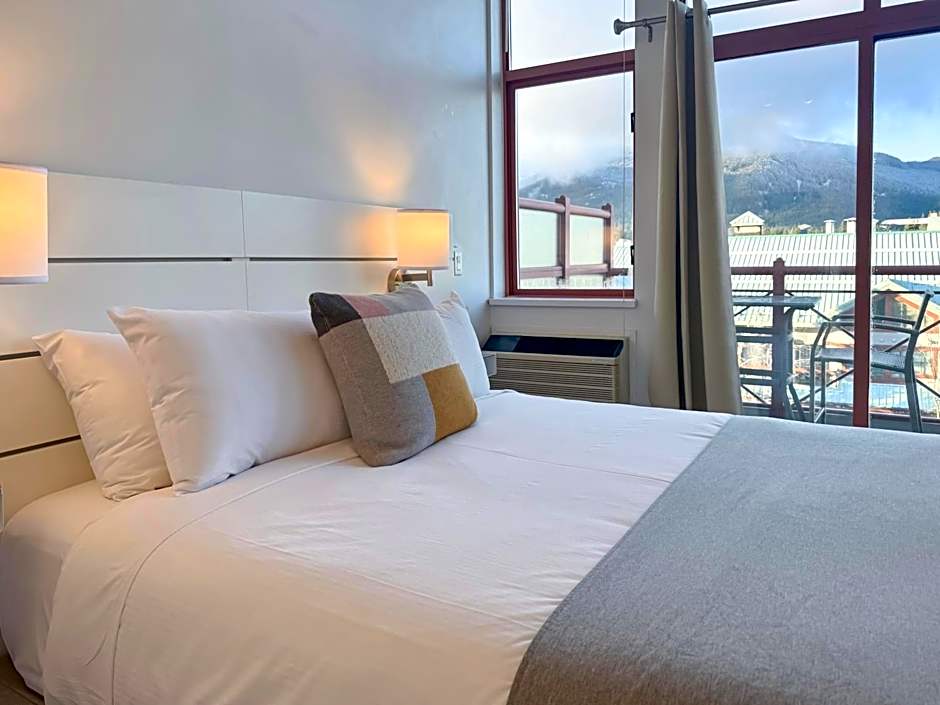 Alpenglow Lodge Rainbow Look Out Studio by MVA