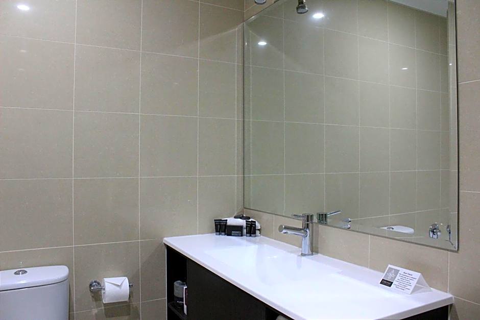 Carlyle Suites & Apartments