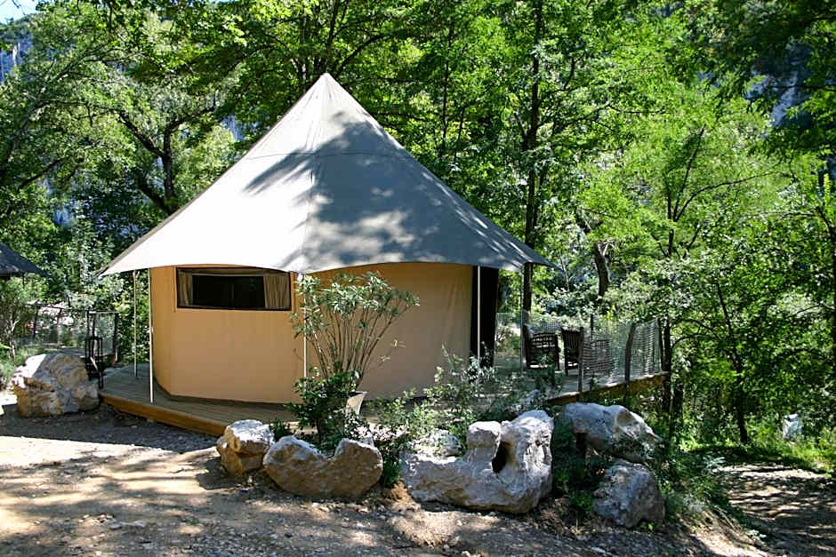 Prehistoric Lodge - Adult Only