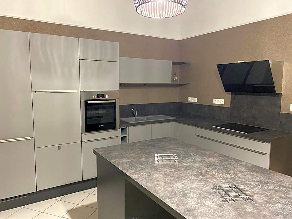 A La Villa Perroy les chambres sont spacieuses et les petit-déjeuners offerts