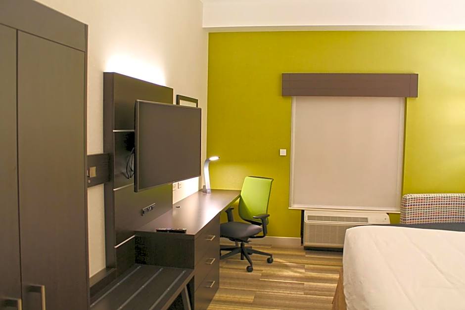 Holiday Inn Express & Suites St. Louise South I-55 By IHG