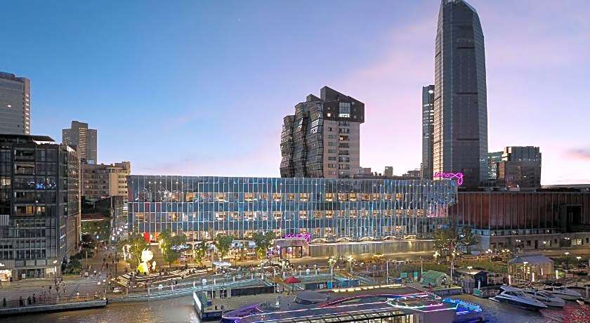 Moxy Ningbo Old Bund