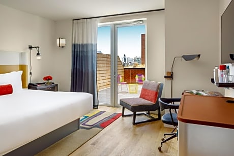 King Bed Premium City View Balcony