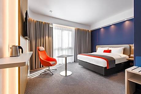 Standard Queen Room with Free Breakfast - Top Floor