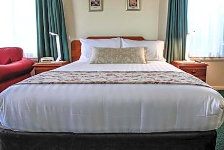 Executive Queen Room