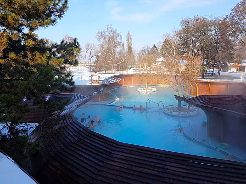 Hét Vezér Apartmanhotel