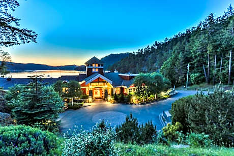 Poets Cove Resort & Spa