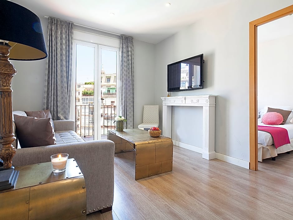 Grandom Suites