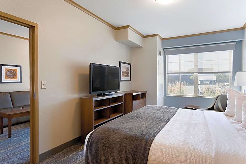 ClubHouse Hotel and Suites