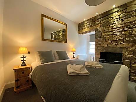 Royal Mile Balconies by the Castle