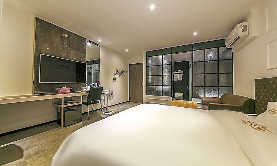 Hotel J-TOP Cheonan