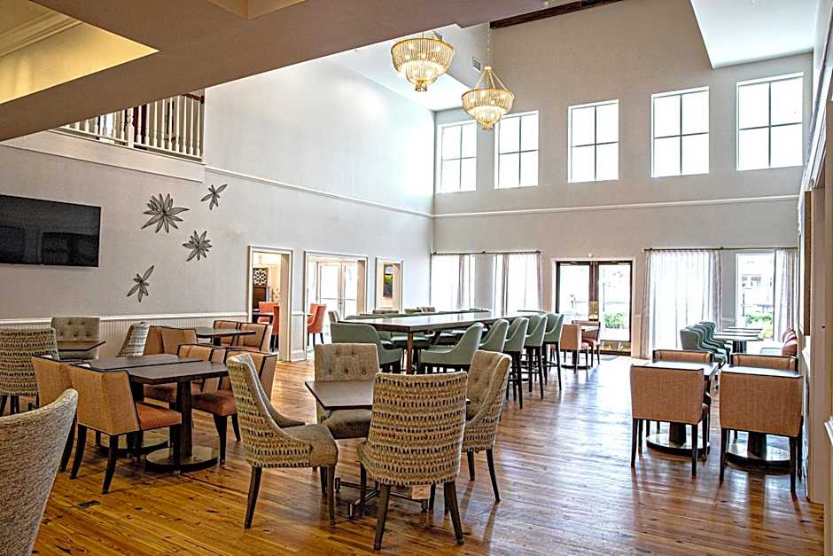 Hampton Inn By Hilton And Suites Charleston/West Ashley