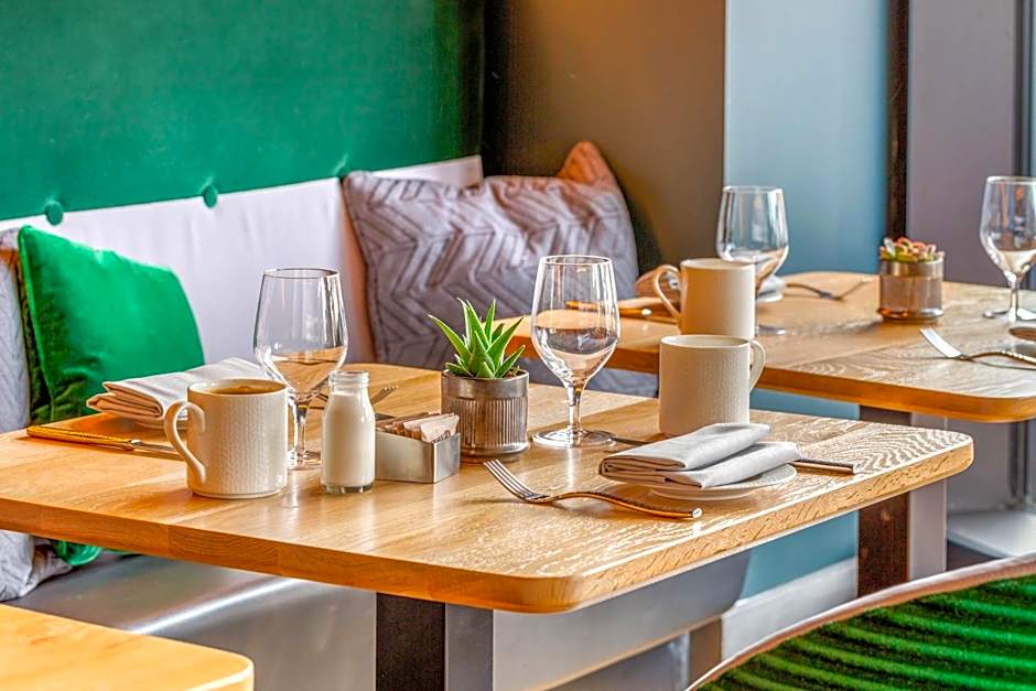 Cambria Hotel Boston Downtown-Seaport