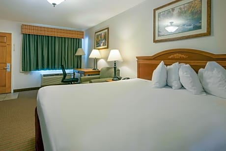 King Room - Hearing Accessible