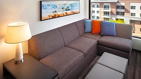 Queen Room with Two Queen Beds and Sofa Bed - High Floor