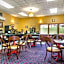 Econo Lodge Inn & Suites