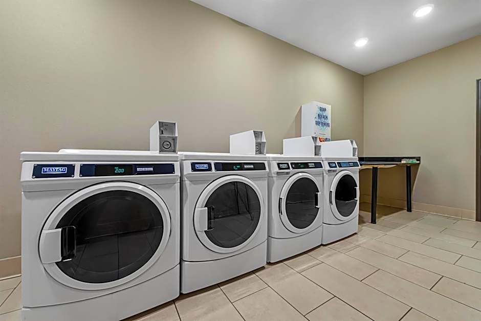 Best Western Plus Overland Inn