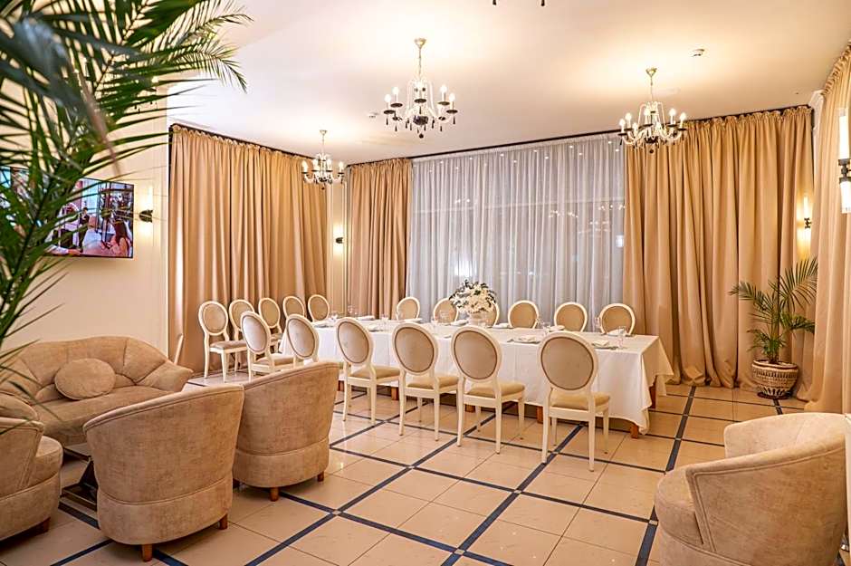 Nadiya Hotel