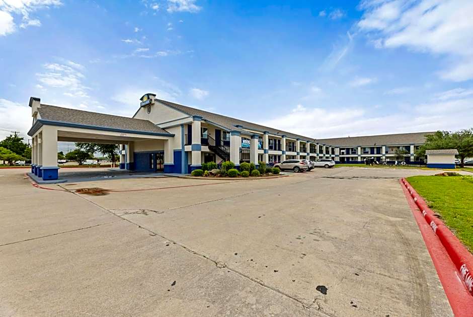 Days Inn by Wyndham McKinney