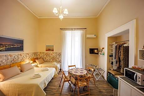 Quadruple Room with Castel view