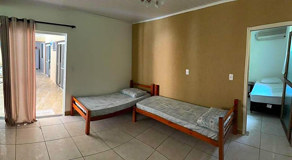 Recanto Pousada JU&JU com piscina COMPARTILHADA