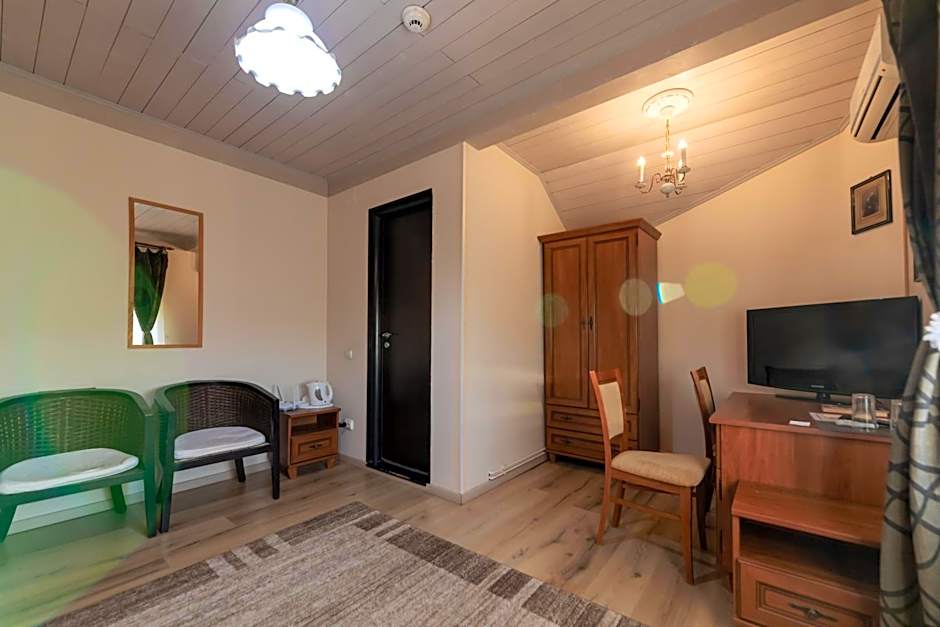 Vila Fortuna - Art O'Clock