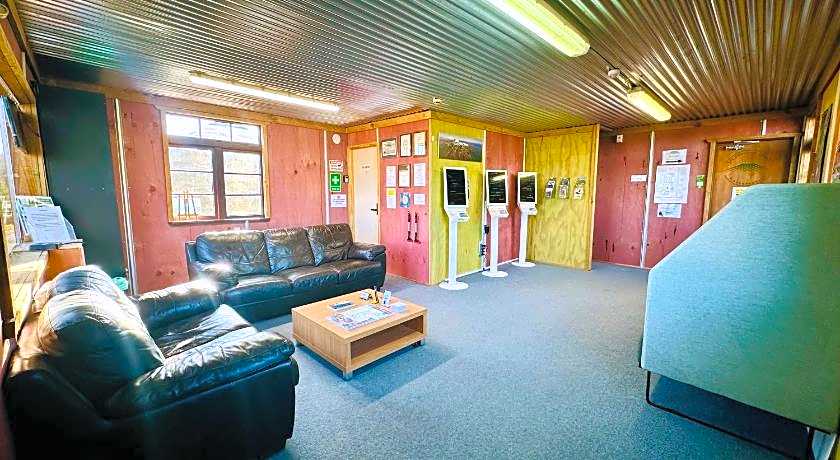 The Crossing Lodge and Backpackers