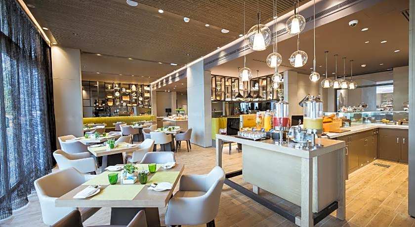 Centro Mada Amman by Rotana