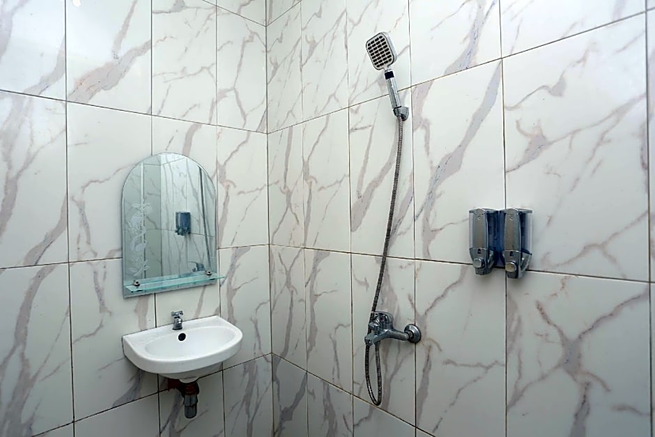 OYO 1864 Tiara Guest House