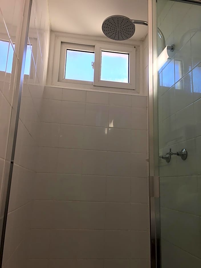 Edgecliff Lodge Motel