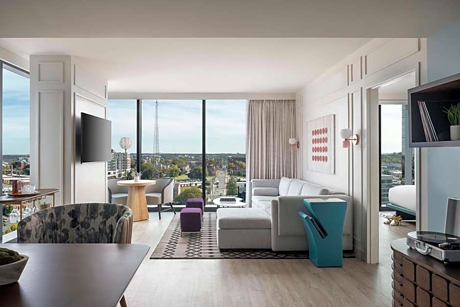 Photo 1 of 4 of 1 King Bed Suite, High Floor