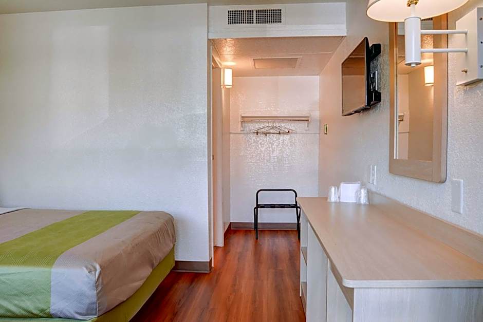 Motel 6-Springfield, OR - Eugene North