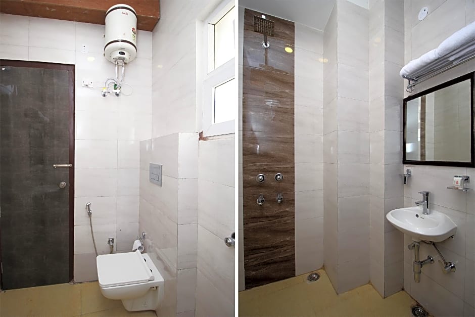 OYO 9146 Hotel Grand Sweet