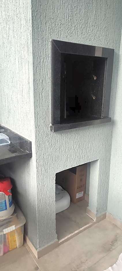 Casa com piscina duas quadras da praia