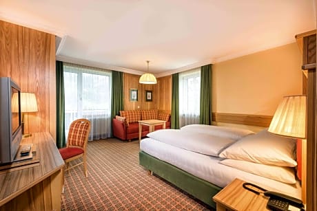 Comfort Double Room with free entrance to the Alpentherme Gastein