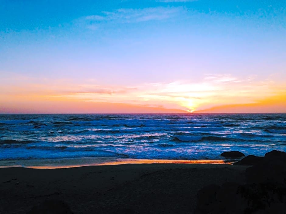 Surf And Sand Lodge