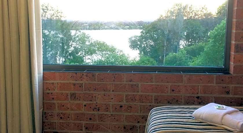 Riverview Motor Inn