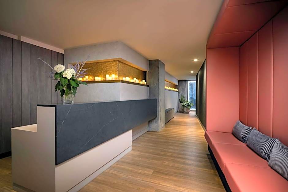 Humaniti Hotel Montreal, Autograph Collection