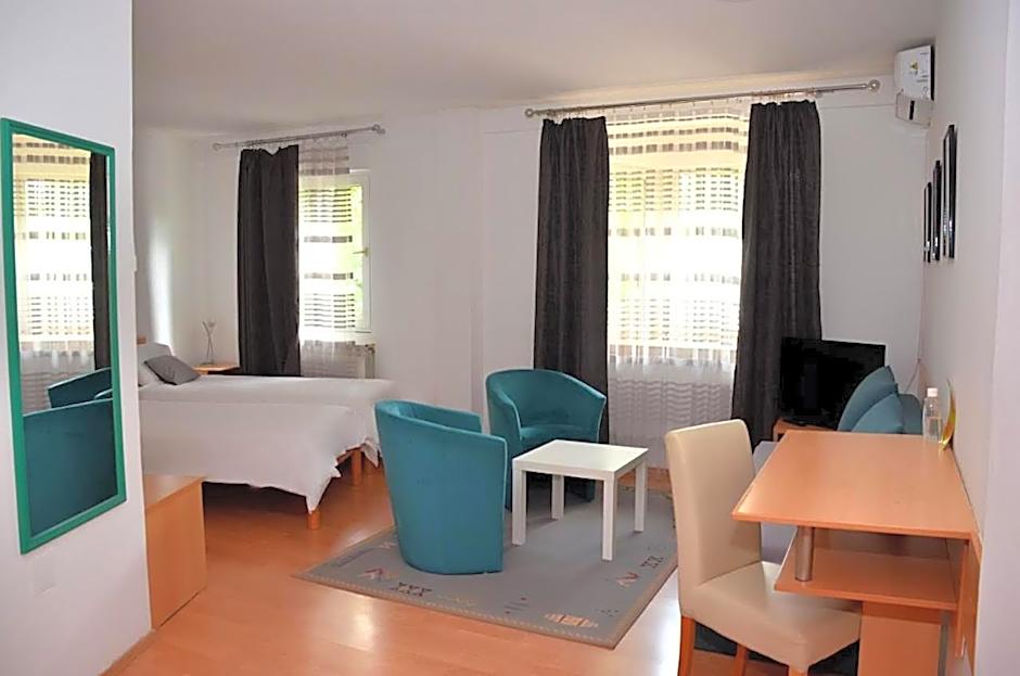 Hotel 7